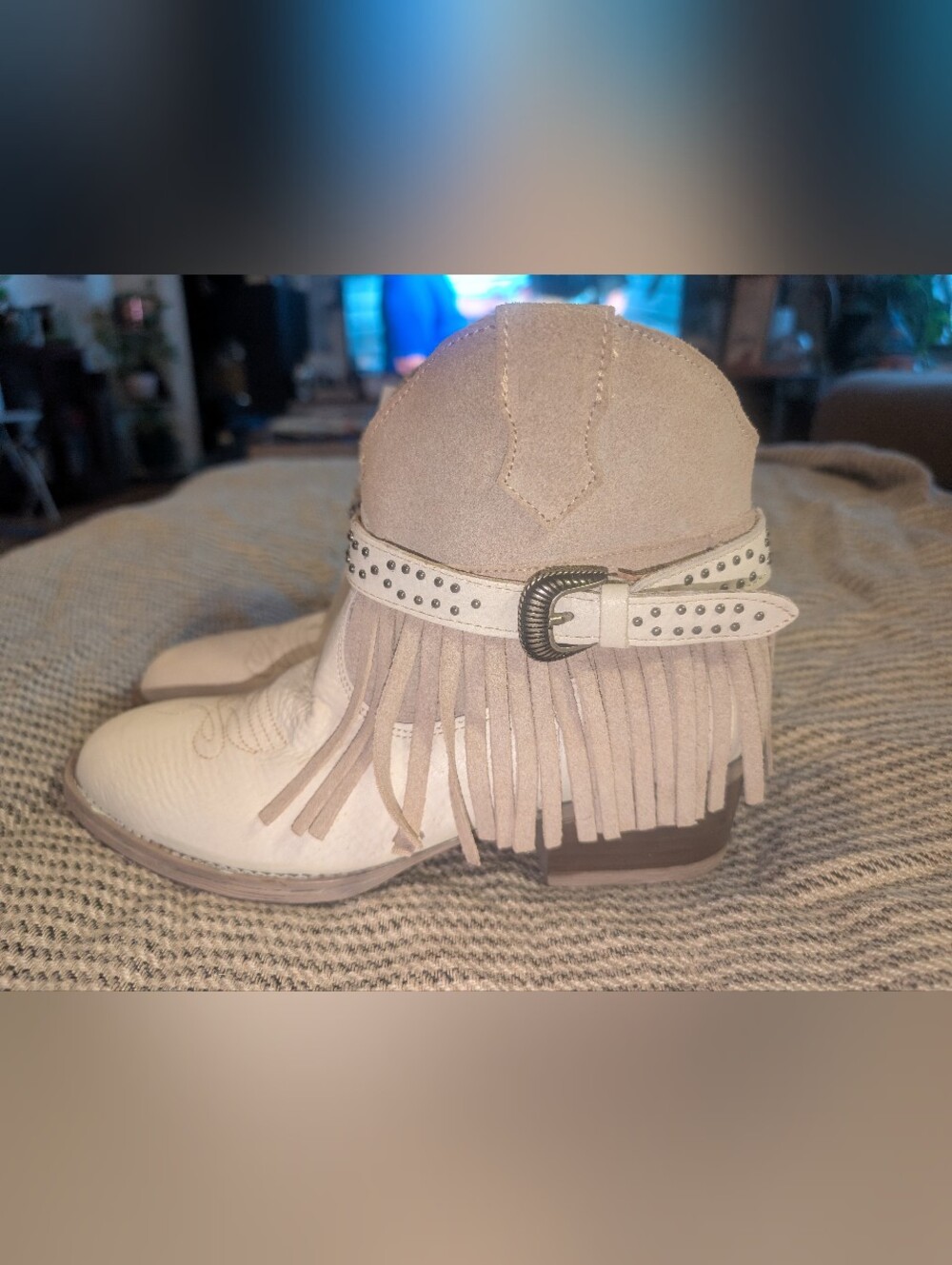 Sterling River Leather Western Ankle Boots Fringe Stud Cream Suede New 8.5 M
